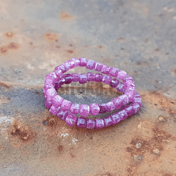 Prsten z rubnu 2-3mm minikostky