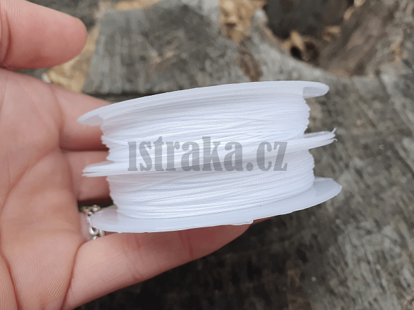 Šňůrka nylonová 0,5mm bílá 9m