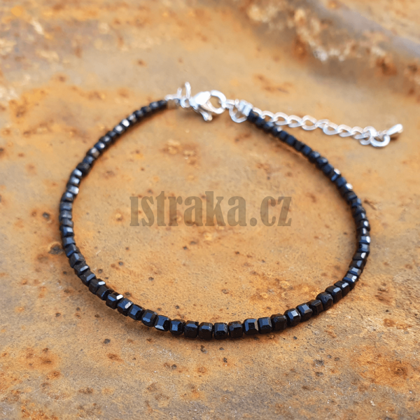 Nramek z turmalnu ernho 2-3mm minikostky